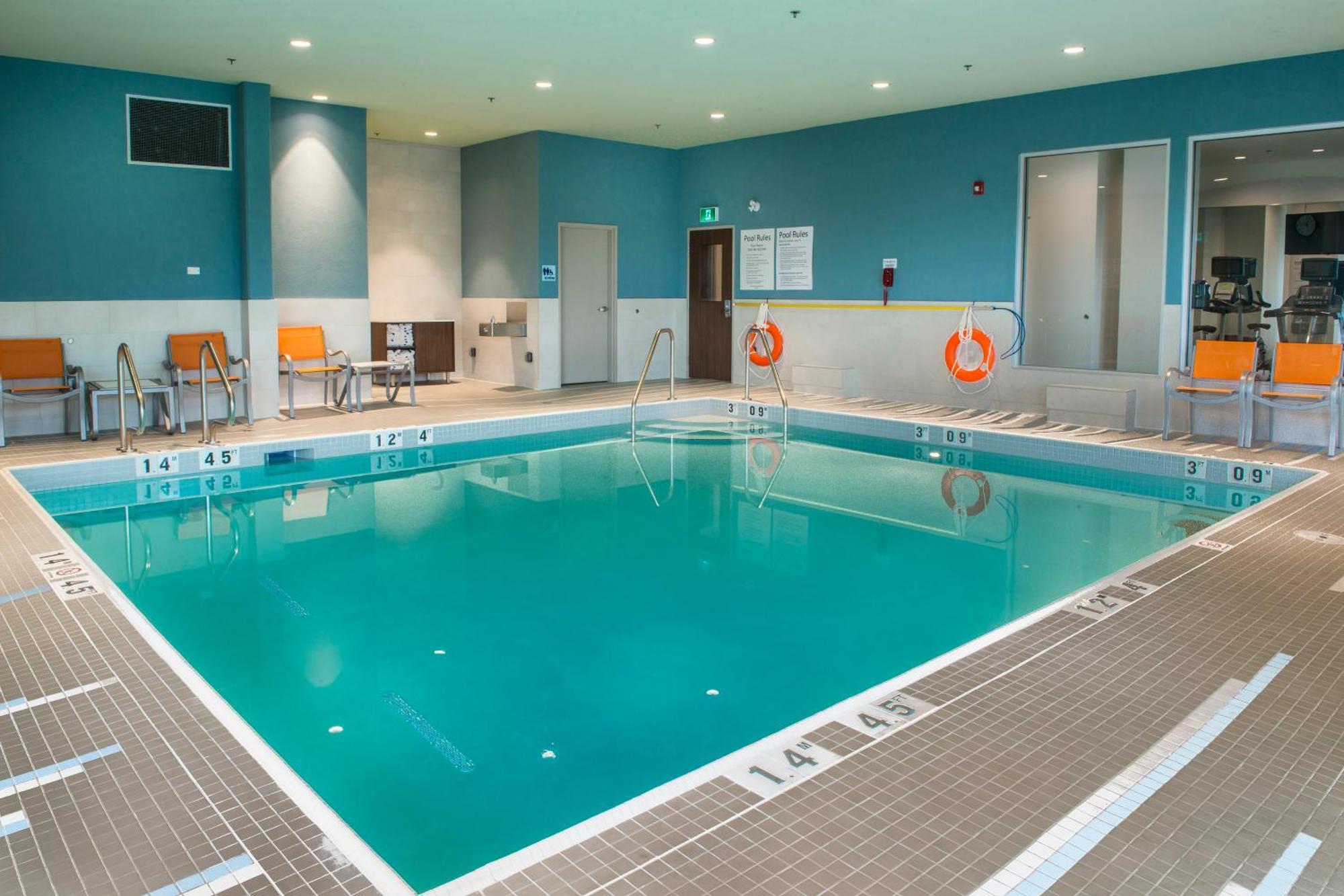Holiday Inn Express & Suites Victoria-Colwood By Ihg Лангфорд Экстерьер фото